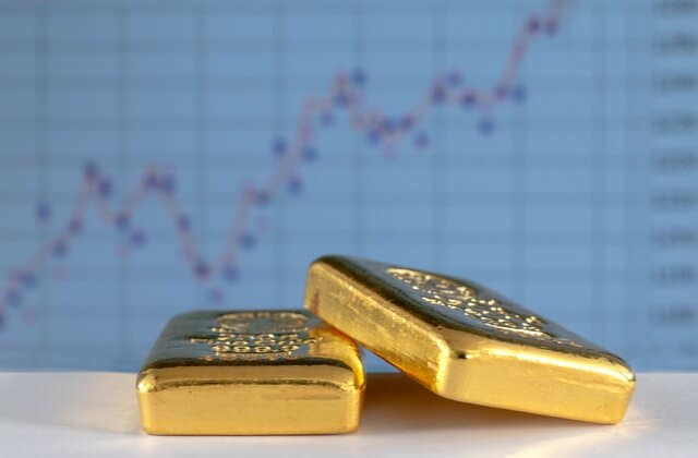 How to invest in gold? Is investing profitable in 2022?
